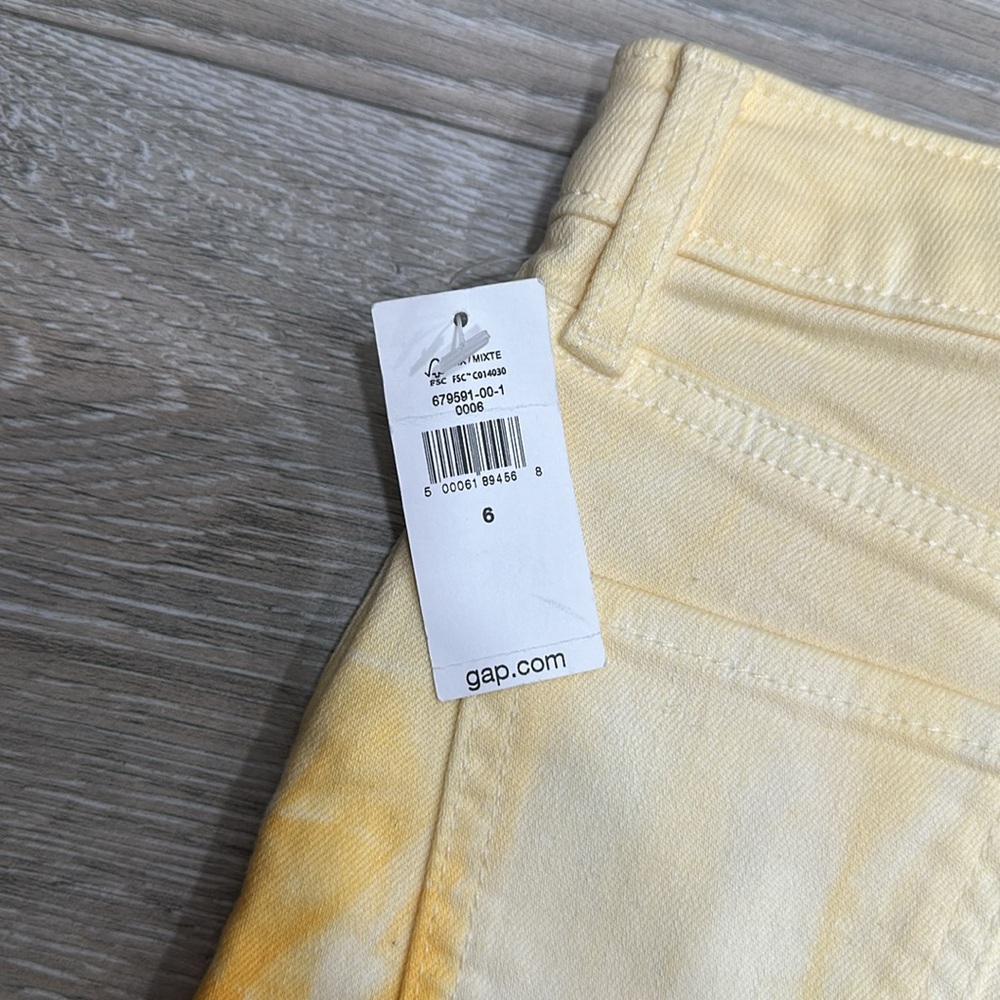 Gap High Rise Short - Picture 3 of 4